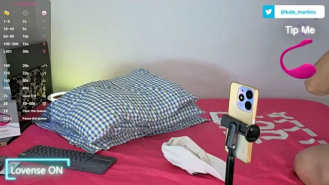 Snapshot of KALE_19 chatting on January 11, 2026, 1:32 am KALE 19 online show from January 11, 2026, 1:32 am