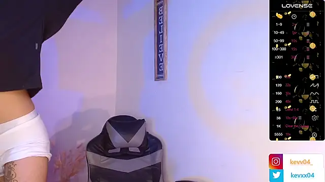 Snapshot of Alexx_tc chatting on October 28, 2025, 4:27 am Alexx tc online show from October 28, 2025, 4:27 am