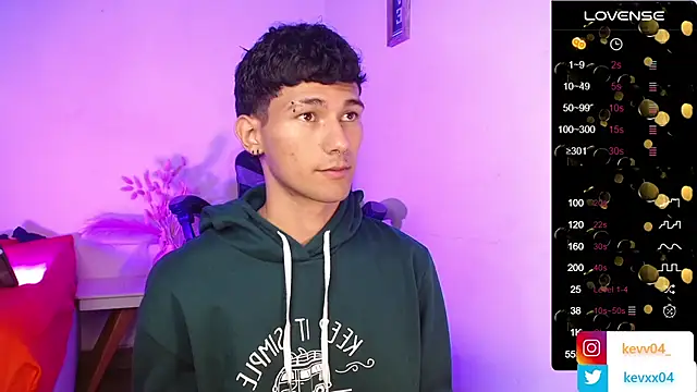 Snapshot of Alexx_tc chatting on November 1, 2025, 6:37 am Alexx tc online show from November 1, 2025, 6:37 am