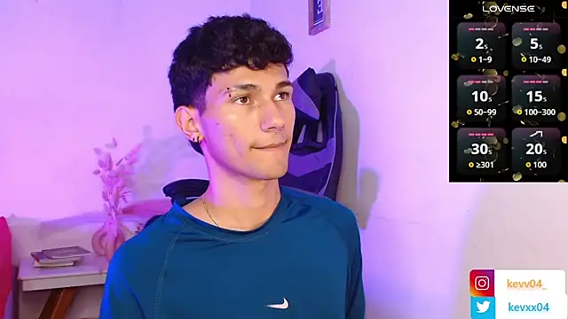 Snapshot of Alexx_tc chatting on November 6, 2025, 3:29 am Alexx tc online show from November 6, 2025, 3:29 am