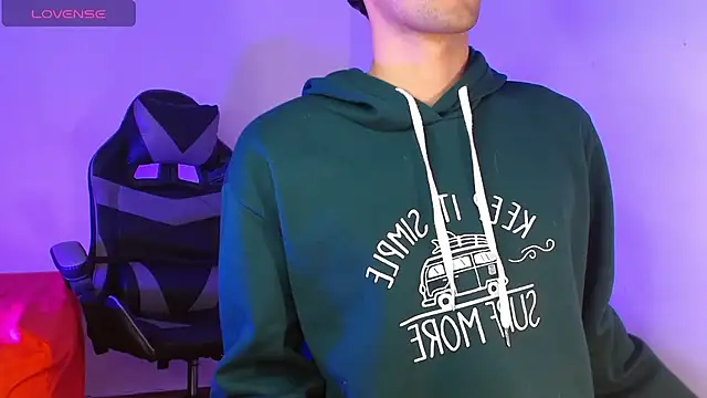 Snapshot of Alexx_tc chatting on November 8, 2025, 4:01 am Alexx tc online show from November 8, 2025, 4:01 am