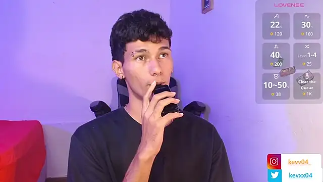 Snapshot of Alexx_tc chatting on November 12, 2025, 4:35 am Alexx tc online show from November 12, 2025, 4:35 am