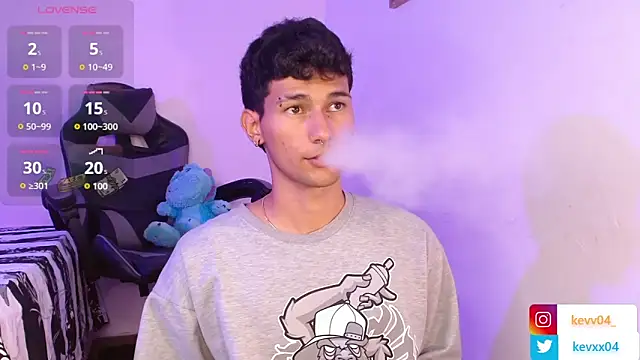 Snapshot of Alexx_tc chatting on November 13, 2025, 2:32 am Alexx tc online show from November 13, 2025, 2:32 am