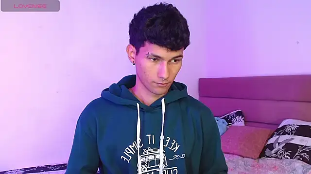 Snapshot of Alexx_tc chatting on November 15, 2025, 4:10 am Alexx tc online show from November 15, 2025, 4:10 am