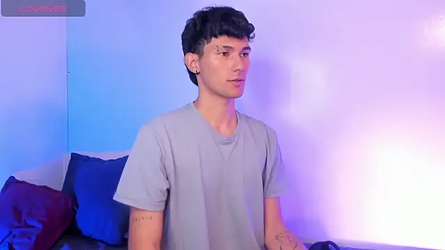 Snapshot of Alexx_tc chatting on December 16, 2025, 4:17 am Alexx tc online show from December 16, 2025, 4:17 am