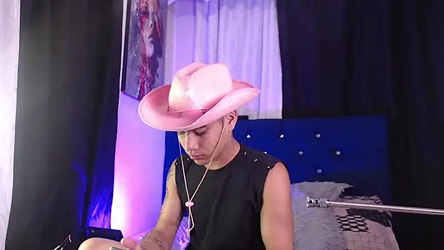 Sexys Boys Hot1 online show from February 4, 2026, 1:22 am