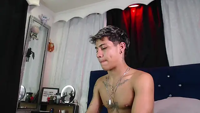 Snapshot of Sexys_Boys_Hot1 chatting on July 7, 2026, 6:47 am Sexys Boys Hot1 online show from July 7, 2026, 6:47 am