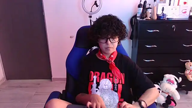 thomascooper7 online show from October 31, 2025, 7:26 pm