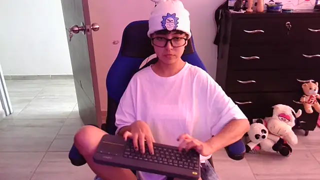 thomascooper7 online show from November 20, 2025, 6:07 pm