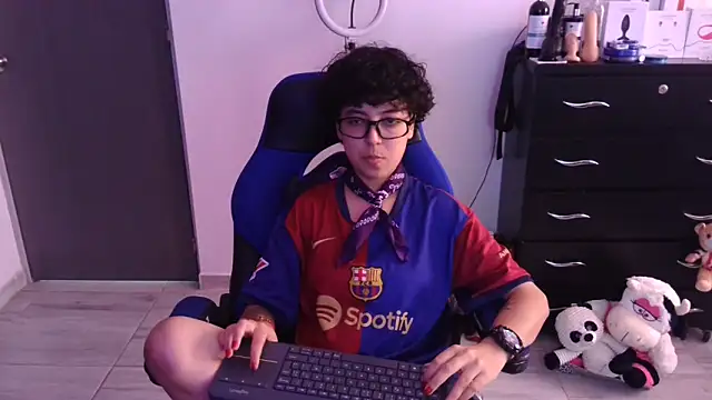 thomascooper7 online show from February 16, 2026, 6:37 pm