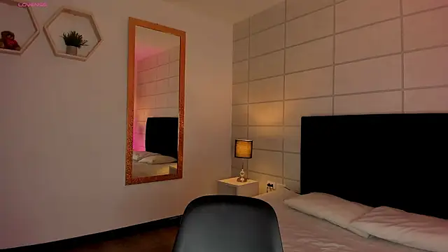 Snapshot of Christine_Laam chatting on February 13, 2026, 12:34 pm Christine Laam online show from February 13, 2026, 12:34 pm