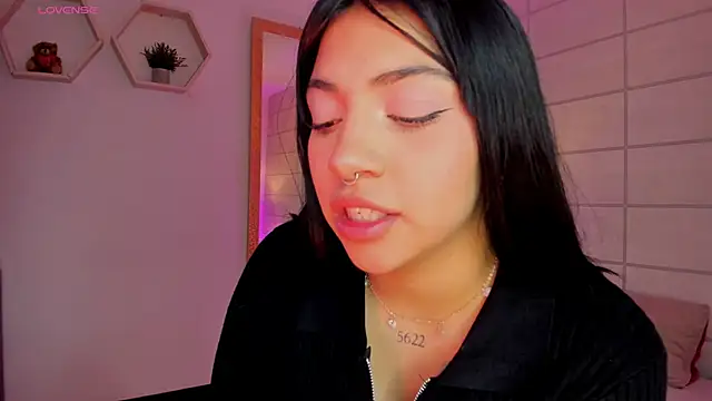 Snapshot of Christine_Laam chatting on March 4, 2026, 12:11 pm Christine Laam online show from March 4, 2026, 12:11 pm