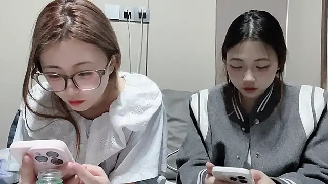 MM YY SS online show from November 5, 2025, 10:48 am