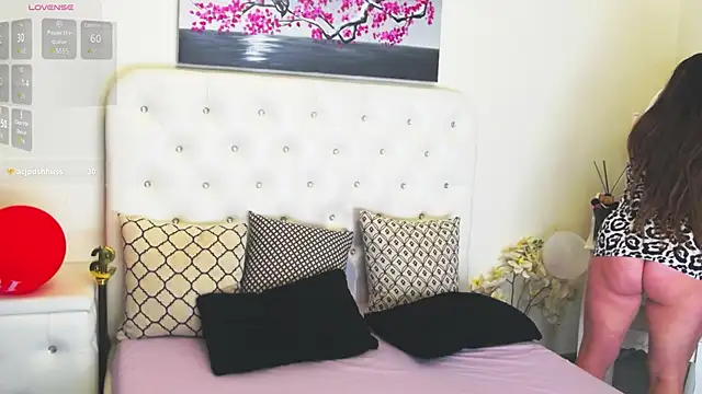 Snapshot of Ysabell01 chatting on November 2, 2025, 5:21 am Ysabell01 online show from November 2, 2025, 5:21 am