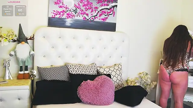 Ysabell01 online show from February 11, 2026, 5:23 am