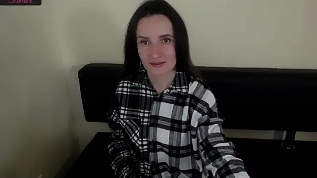 LaimaV  online show from October 3, 2025, 2:14 pm