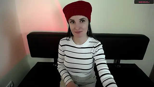 LaimaV  online show from February 1, 2026, 5:00 pm