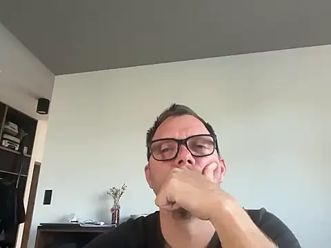 Snapshot of xmnbx77 chatting on October 14, 2025, 7:20 am xmnbx77 online show from October 14, 2025, 7:20 am