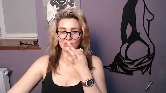  sexy lady online show from June 24, 2026, 12:37 pm