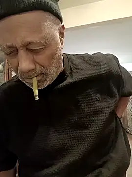 Snapshot of yasohw chatting on December 16, 2025, 3:17 pm yasohw online show from December 16, 2025, 3:17 pm