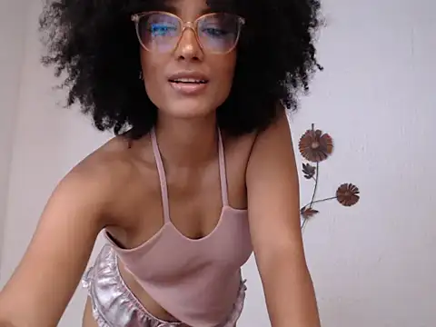 Snapshot of violettamartins chatting on June 24, 2026, 9:25 pm violettamartins online show from June 24, 2026, 9:25 pm