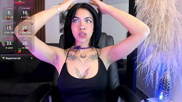 Snapshot of Gianna_foxy chatting on December 5, 2024, 4:53 am Gianna foxy online show from December 5, 2024, 4:53 am