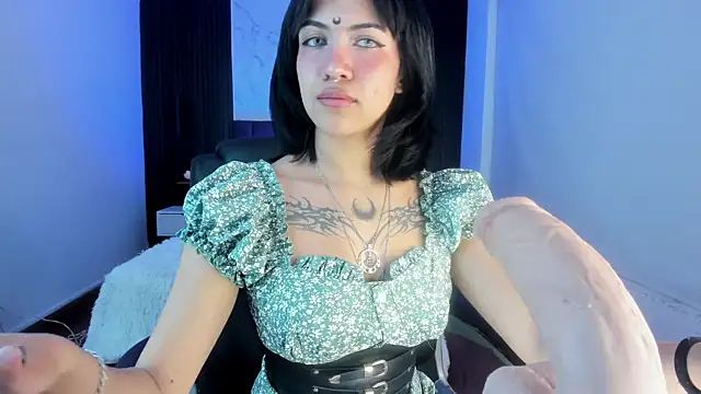 Snapshot of Gianna_foxy chatting on January 23, 2025, 5:02 am Gianna foxy online show from January 23, 2025, 5:02 am