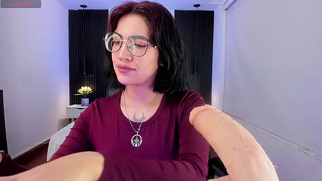 Snapshot of Gianna_foxy chatting on March 12, 2025, 5:24 am Gianna foxy online show from March 12, 2025, 5:24 am