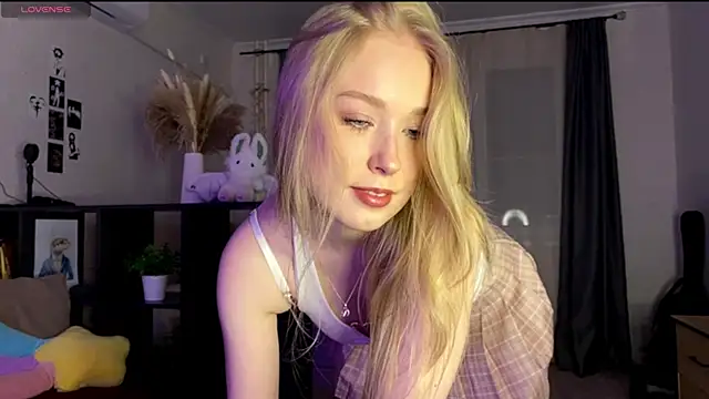 SweetDarcy online show from October 23, 2025, 3:22 pm