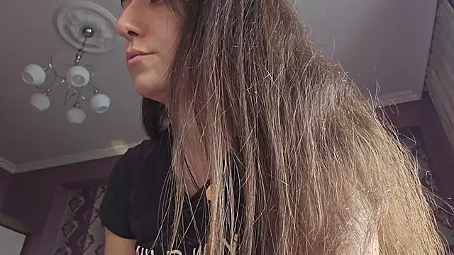 AlejandraDelaney online show from November 13, 2025, 12:26 pm