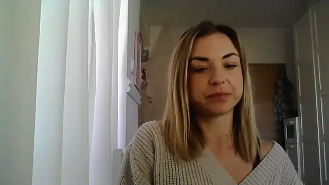 Snapshot of ashley_xlove chatting on March 10, 2025, 7:42 am ashley xlove online show from March 10, 2025, 7:42 am