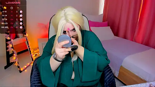 Snapshot of love_insidee chatting on February 21, 2025, 8:18 am love insidee online show from February 21, 2025, 8:18 am