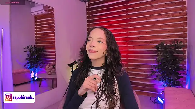 Snapshot of Sapphire_Venuss chatting on November 12, 2025, 1:28 am Sapphire Venuss online show from November 12, 2025, 1:28 am