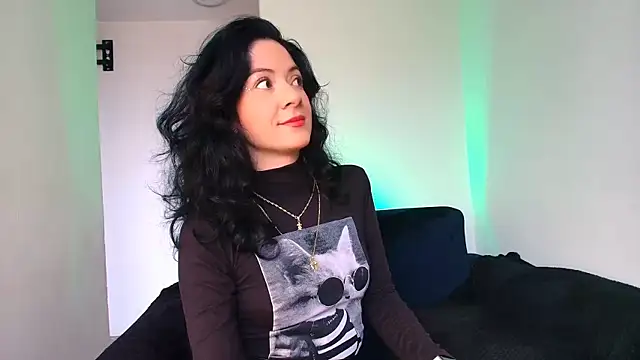 miabeautyxx online show from February 14, 2026, 1:41 pm