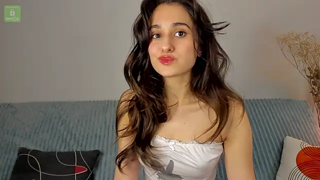 Snapshot of erika_hoiree chatting on December 6, 2024, 10:30 pm erika hoiree online show from December 6, 2024, 10:30 pm