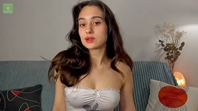 Snapshot of erika_hoiree chatting on March 20, 2025, 12:40 am erika hoiree online show from March 20, 2025, 12:40 am