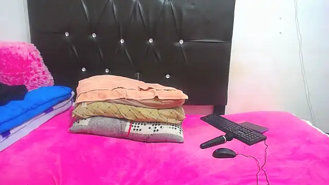 Snapshot of BigbootyNickyx chatting on March 12, 2025, 11:01 pm BigbootyNickyx online show from March 12, 2025, 11:01 pm