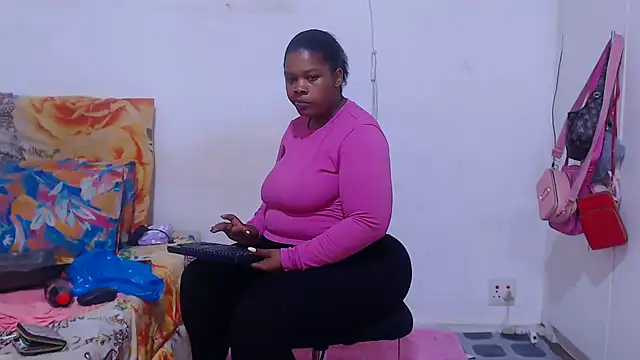 BigbootyNickyx online show from March 5, 2026, 2:24 pm