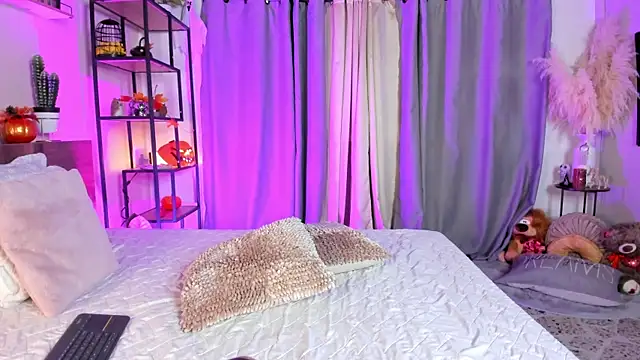 Snapshot of amber_maxwell chatting on October 27, 2025, 8:35 pm amber maxwell online show from October 27, 2025, 8:35 pm