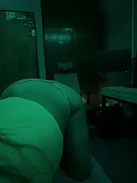 mismmia online show from December 18, 2025, 5:13 am