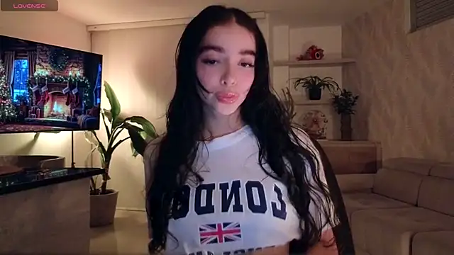 Siny Moore online show from November 29, 2025, 1:30 am