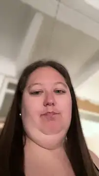 Snapshot of Chloee_ep chatting on April 30, 2026, 4:02 pm Chloee ep online show from April 30, 2026, 4:02 pm