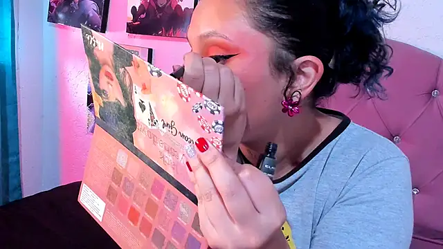 Mila nixon02 online show from December 2, 2025, 5:19 pm