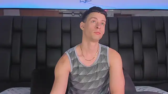 Snapshot of JadeSmiith_ chatting on February 13, 2025, 10:00 pm JadeSmiith online show from February 13, 2025, 10:00 pm