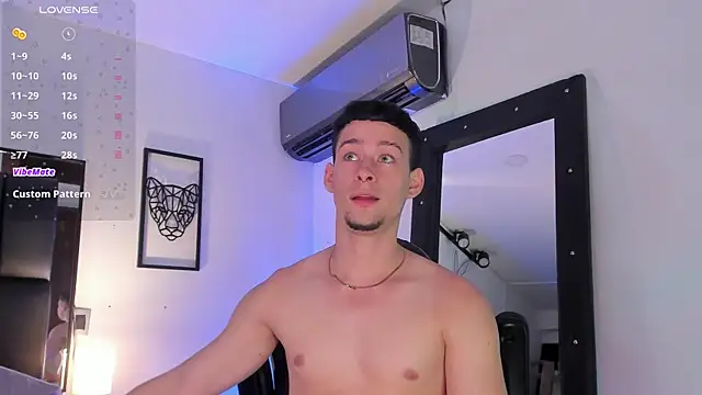 Snapshot of JadeSmiith_ chatting on March 14, 2025, 1:59 am JadeSmiith online show from March 14, 2025, 1:59 am