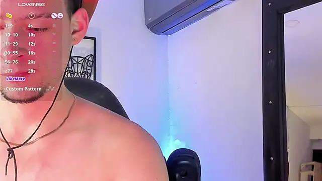 Snapshot of JadeSmiith_ chatting on March 15, 2025, 12:47 am JadeSmiith online show from March 15, 2025, 12:47 am