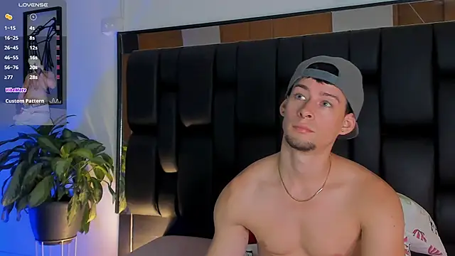 Snapshot of JadeSmiith_ chatting on November 22, 2025, 10:53 pm JadeSmiith online show from November 22, 2025, 10:53 pm