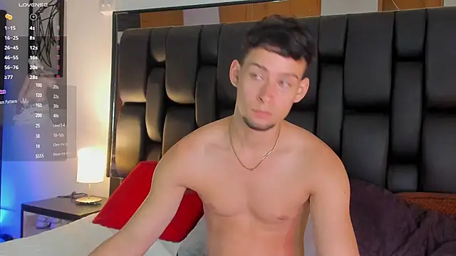 Snapshot of JadeSmiith_ chatting on December 13, 2025, 10:48 pm JadeSmiith online show from December 13, 2025, 10:48 pm