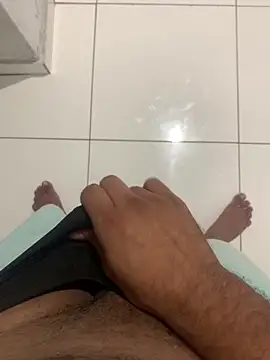 VouchingLagging online show from November 6, 2025, 11:15 pm