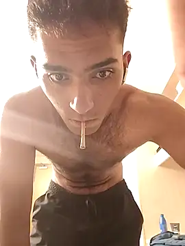 Snapshot of loganwollf chatting on September 10, 2025, 7:47 pm loganwollf online show from September 10, 2025, 7:47 pm